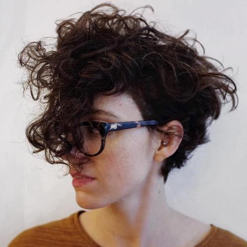 30 Standout Curly and Wavy Pixie Cuts  