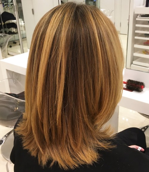 70 Hellste Medium Layered Haarschnitte, um Sie zu beleuchten  