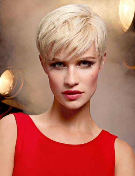 32 Exquisite kurze blonde Frisuren für Frauen 