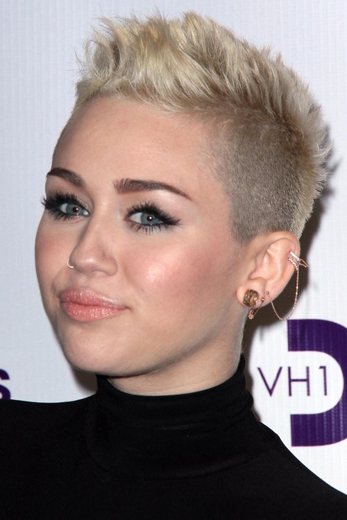 Miley Cyrus Haircuts und Frisuren - 20 coole Ideen für Haare jeder Länge  