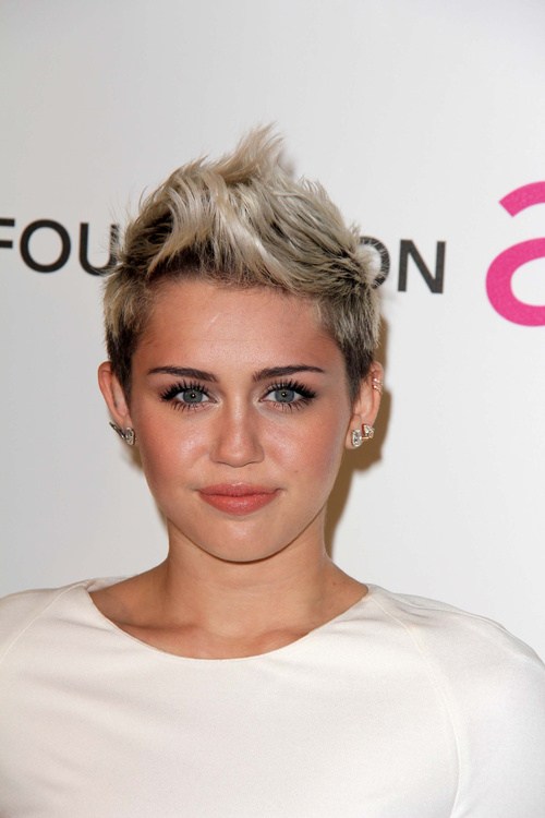 Miley Cyrus Haircuts und Frisuren - 20 coole Ideen für Haare jeder Länge  