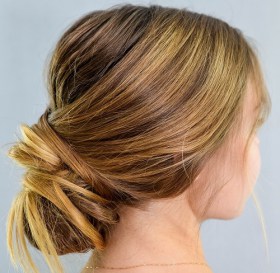 Wie man einen Chic Chignon in 6 einfachen Schritten macht  