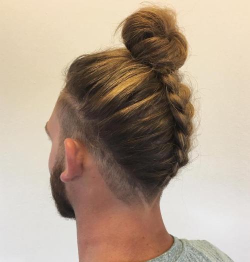 25 Sexy Man Bun Styles, die Sie wissen müssen  