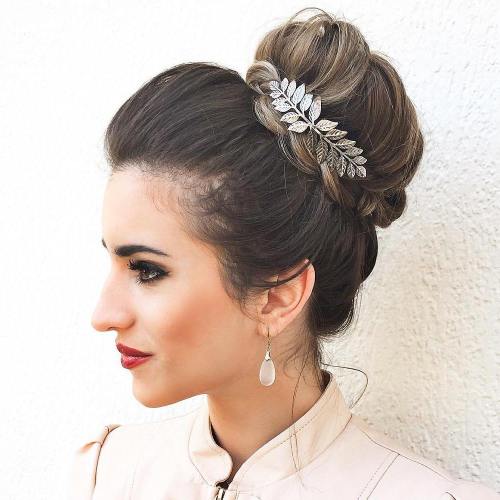 35 einfache und hübsche Top Knot Frisuren  