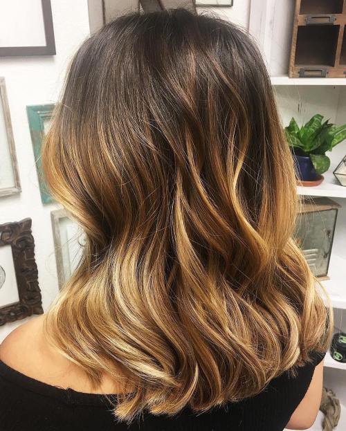 20 Honig Balayage Bilder, die wirklich inspirieren, Höhepunkte zu versuchen  