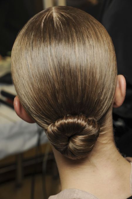 10 wunderschöne Hochsteckfrisuren für Brünetten  