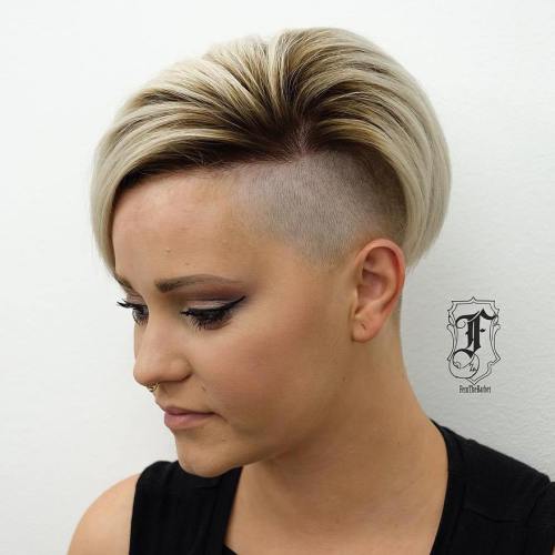 20 Bold and Daring nimmt den rasierten Pixie Cut  