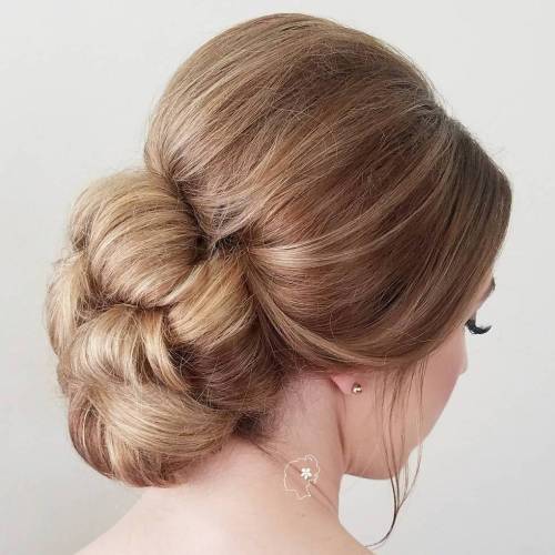 40 Lovely Low Bun Frisuren für Ihre Inspiration  