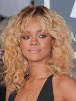 Rihanna Beste Frisuren  