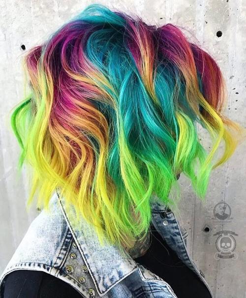 Der Neon Hair Trend ist wild, aber wir lieben es  