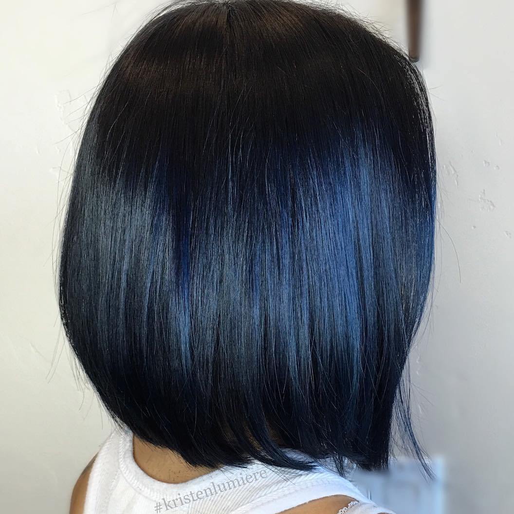 Blue Black Hair: Wie man es richtig macht  