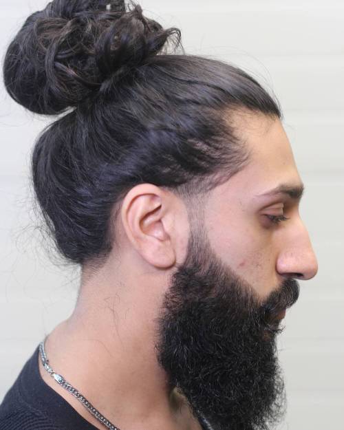 25 Sexy Man Bun Styles, die Sie wissen müssen  