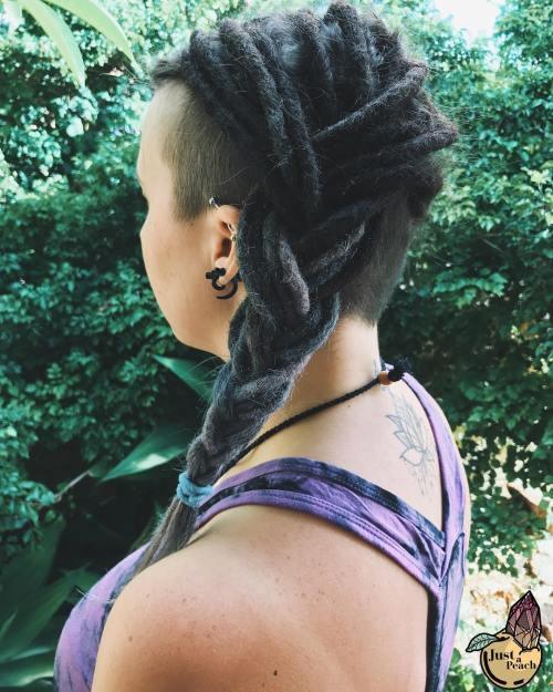 30 kreative Dreadlockstile für Mädchen und Frauen  