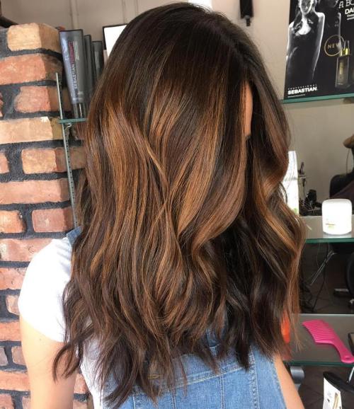 20 süße Karamell Balayage Frisuren für Brünetten und darüber hinaus  