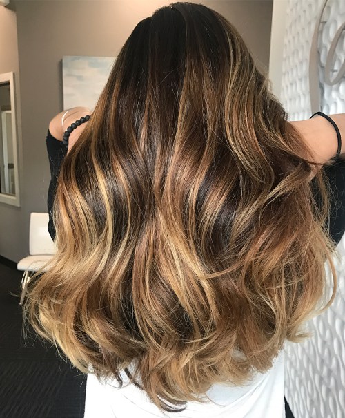 20 Honig Balayage Bilder, die wirklich inspirieren, Höhepunkte zu versuchen  