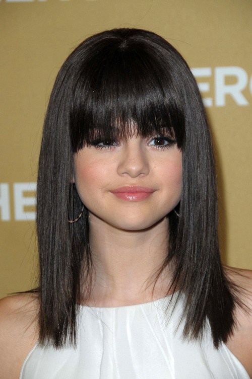 Selena Gomez Frisuren - 20 beste Haar-Ideen für dickes Haar  