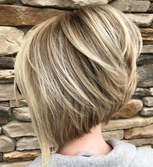 50 Layered Bob Styles: Moderne Frisuren mit Layern für jeden Anlass  