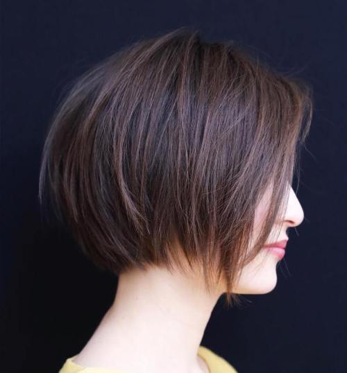 50 Layered Bob Styles: Moderne Frisuren mit Layern für jeden Anlass  