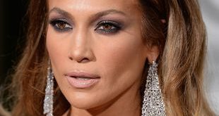 Jennifer Lopez Golden Globes Hochsteckfrisur gegen Retro-Frisur 