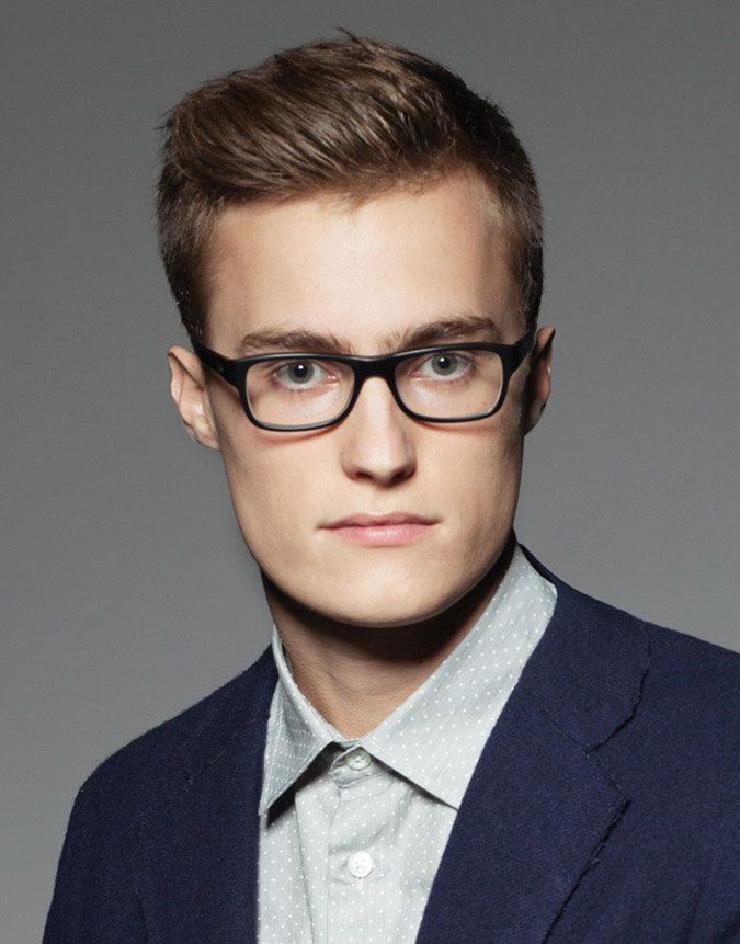 22 Herrenfrisuren mit Brille, um cool und stylish aussehen  