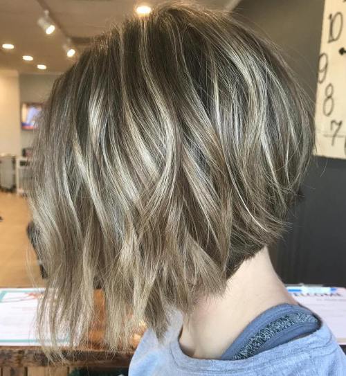 50 Layered Bob Styles: Moderne Frisuren mit Layern für jeden Anlass  