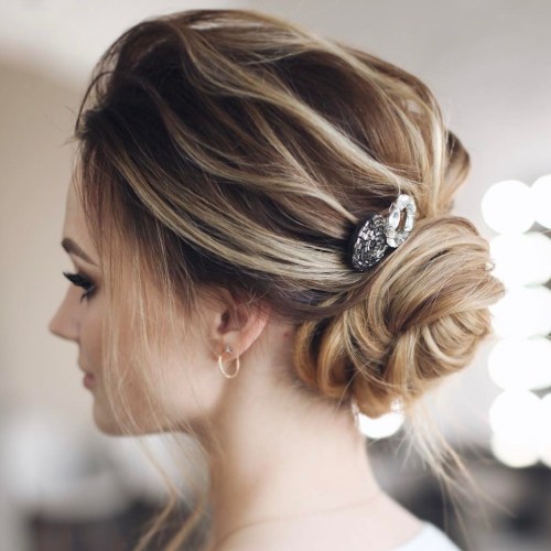 40 Lovely Low Bun Frisuren für Ihre Inspiration  