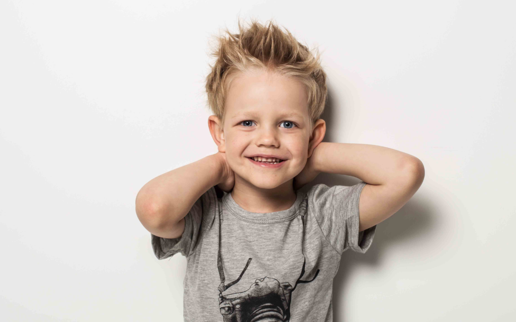 45 Toddler Boy Haircuts für süß und liebenswert aussehen  