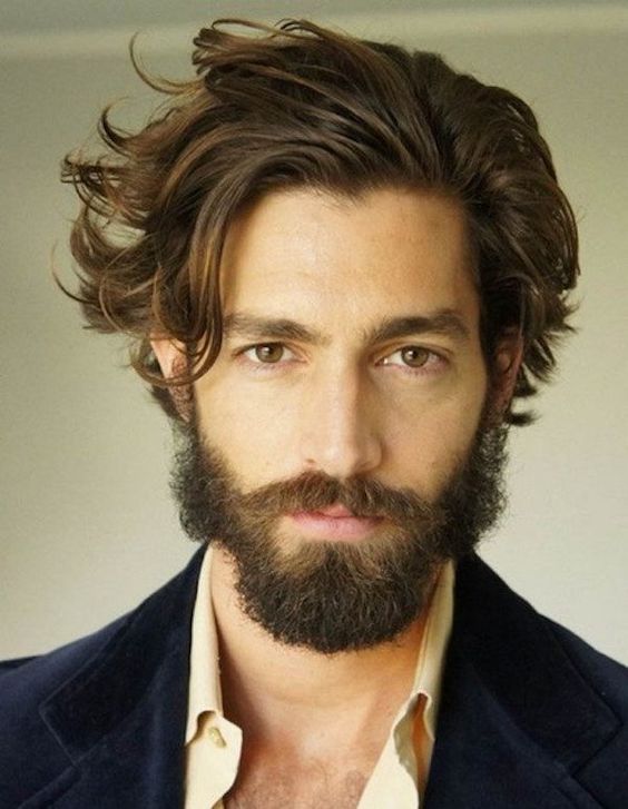 16 lange Frisur für Männer, um stilvoll und trendy aussehen 