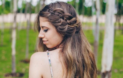 20 Frisuren mit Vier-Strand-Zöpfen, um Sie zu inspirieren  