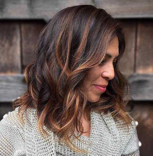 60 prominentesten Frisuren für Frauen über 40  