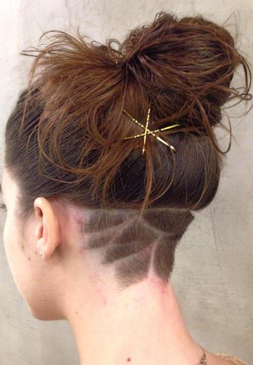 Frauen Undercuts mit Haartattoos für Beste Frisur  