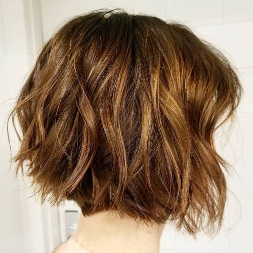 50 Layered Bob Styles: Moderne Frisuren mit Layern für jeden Anlass  