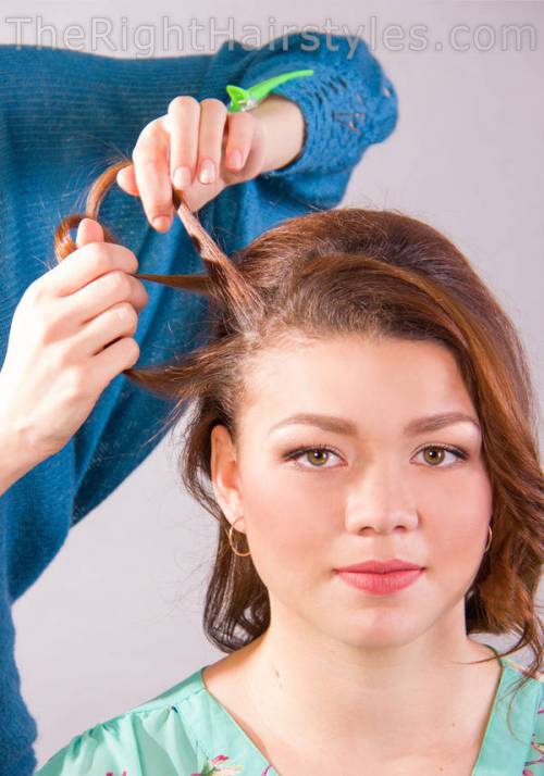 How To: Wellenförmige A-Line-Frisur mit einem Bouffant für runde Gesichter  