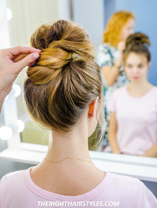 3 schöne Brötchen Frisuren für feines Haar  