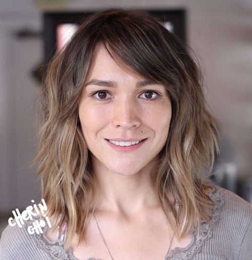 50 Beste Variationen einer mittleren Shag Haircut für Ihren unverwechselbaren Stil  