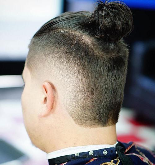 25 Sexy Man Bun Styles, die Sie wissen müssen  