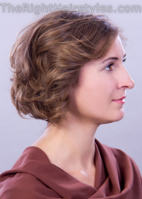 How To: Voluminöse lockige Frisur für kurze feine Haare  