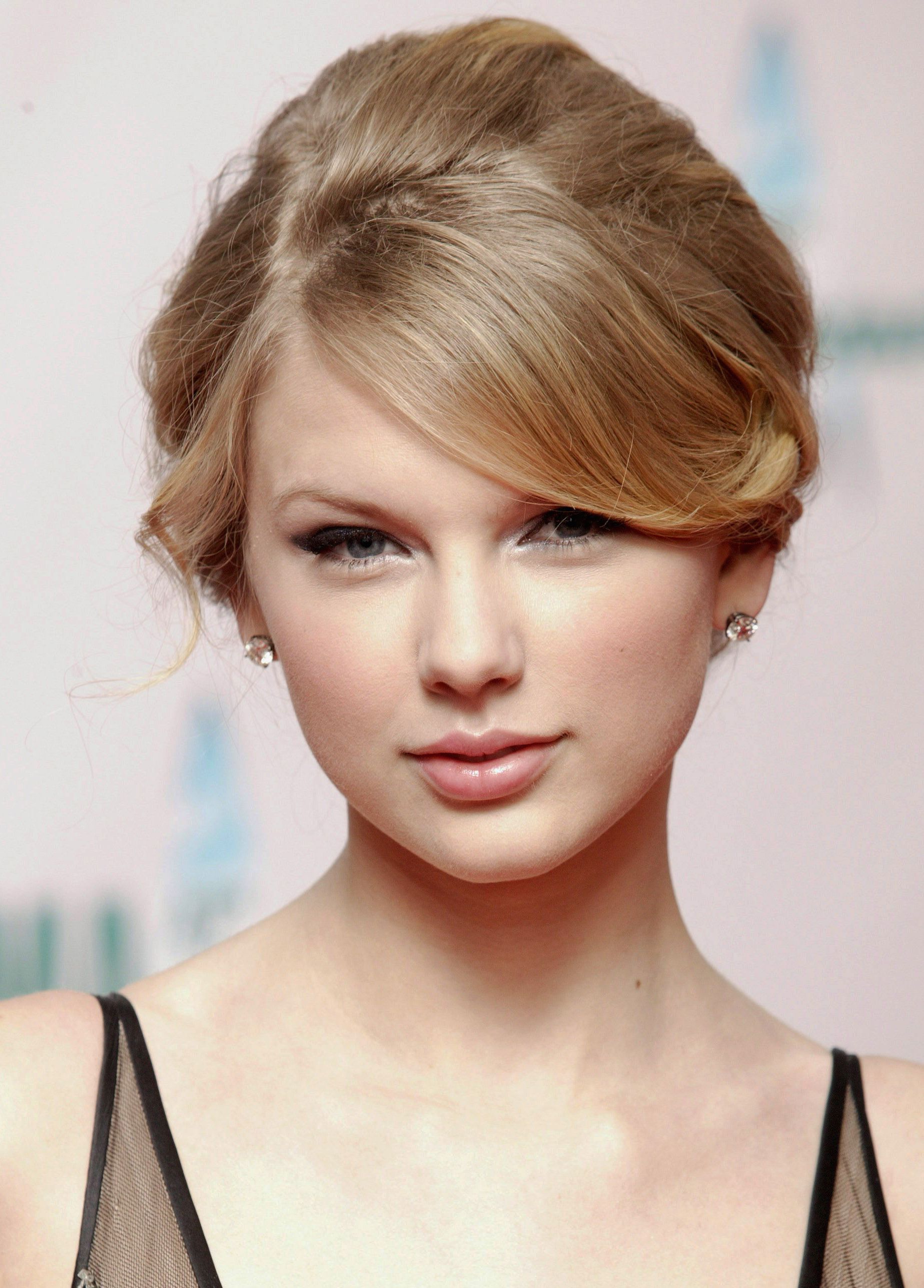 Taylor Swift Haircuts - 30 Taylor Swifts Signature Frisuren  