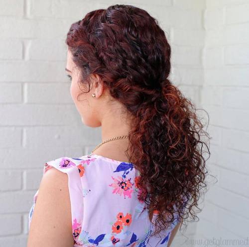 20 schöne lange lockige Frisuren  