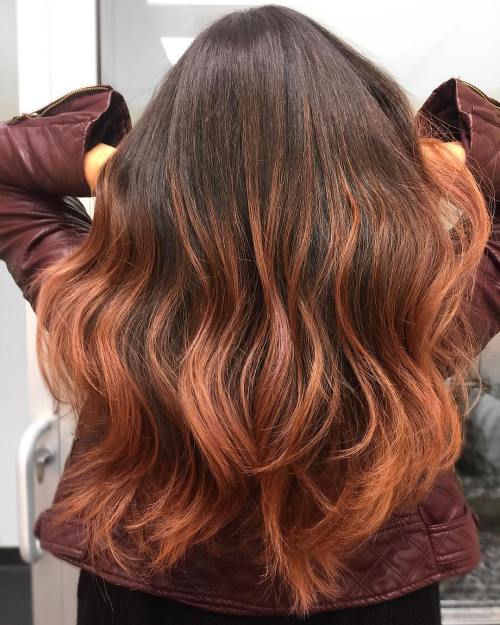 20 natürlich aussehende Brünette Balayage Styles  