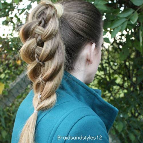 20 Frisuren mit Vier-Strand-Zöpfen, um Sie zu inspirieren  