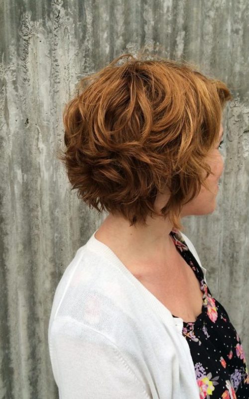 Stylish Short Wavy Hairstyle for Beste Frisur  