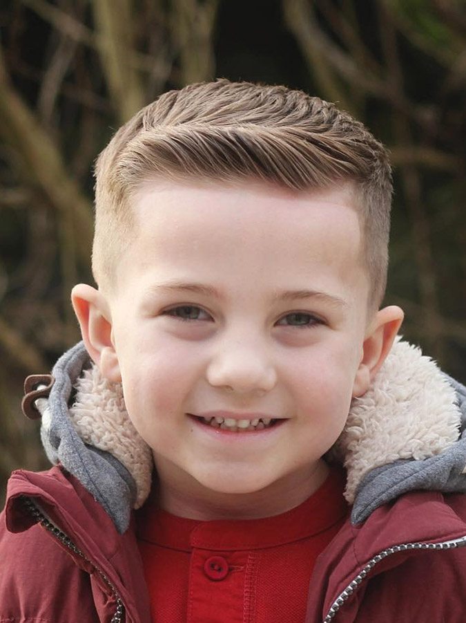 45 Toddler Boy Haircuts für süß und liebenswert aussehen  