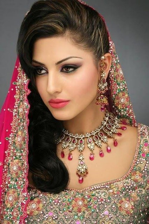 Frisuren für indische Hochzeit - 20 Showy Bridal Frisuren  