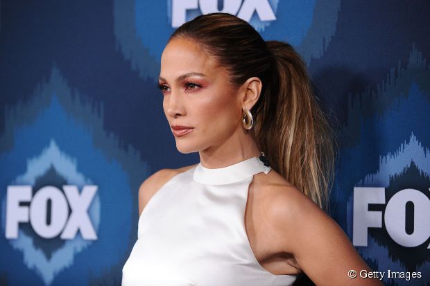 Jennifer Lopez Frisur Tutorial: glamourösen Pferdeschwanz  
