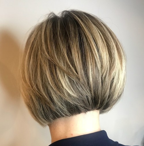 50 Layered Bob Styles: Moderne Frisuren mit Layern für jeden Anlass  