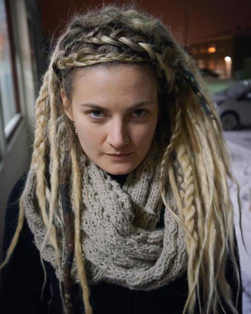 30 kreative Dreadlockstile für Mädchen und Frauen  