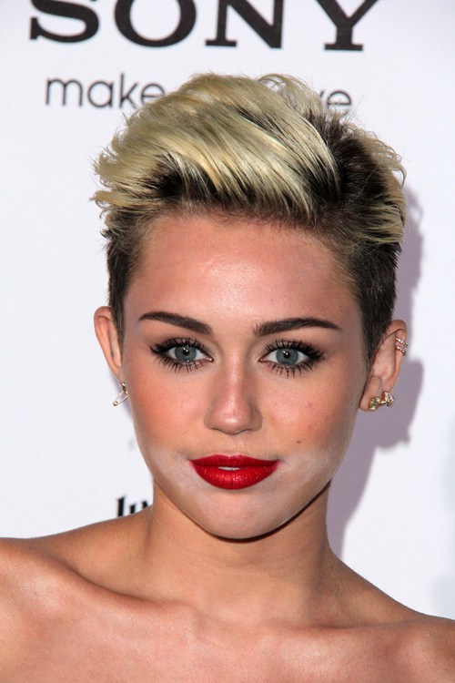 Miley Cyrus Haircuts und Frisuren - 20 coole Ideen für Haare jeder Länge  