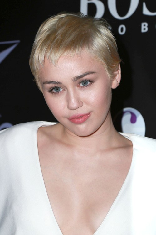 Miley Cyrus Haircuts und Frisuren - 20 coole Ideen für Haare jeder Länge  