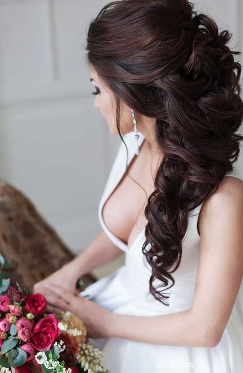25 elegant aussehende lockige Hochzeit Frisuren 